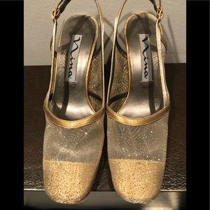 ❌❌SOLD❌❌Evening Shoes : Gold Paisley Mesh size 8 medium